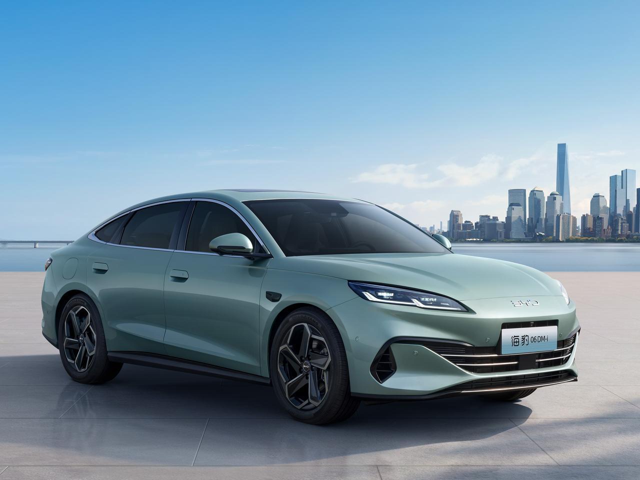 又是比亚迪！率先将210km大电池插混带进了8万级市场！
新年刚过，比亚迪旗下多