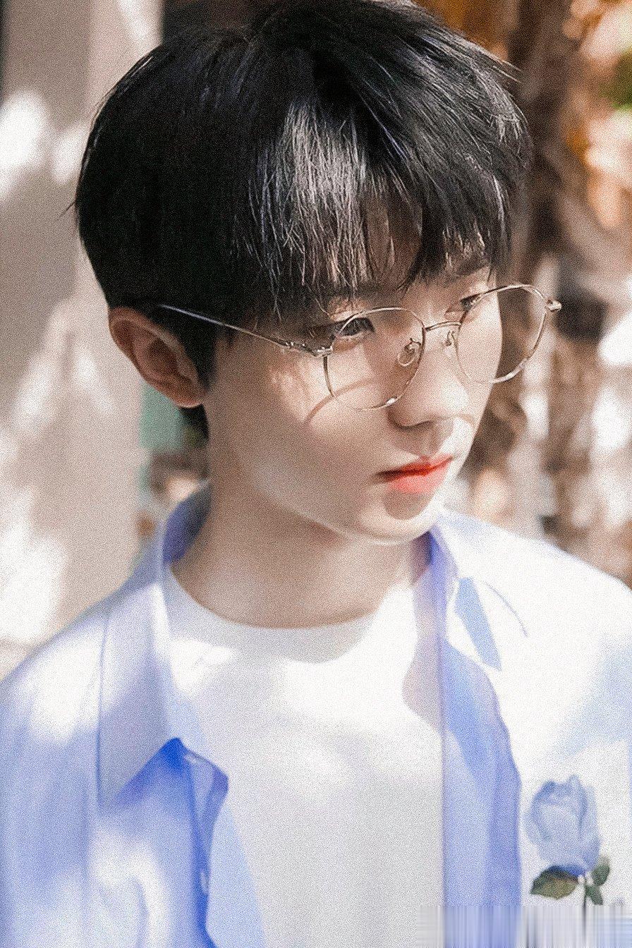 #马嘉祺[超话]#mjq#马嘉祺中国移动动感地带芒果卡代言人# mjq#青年演员