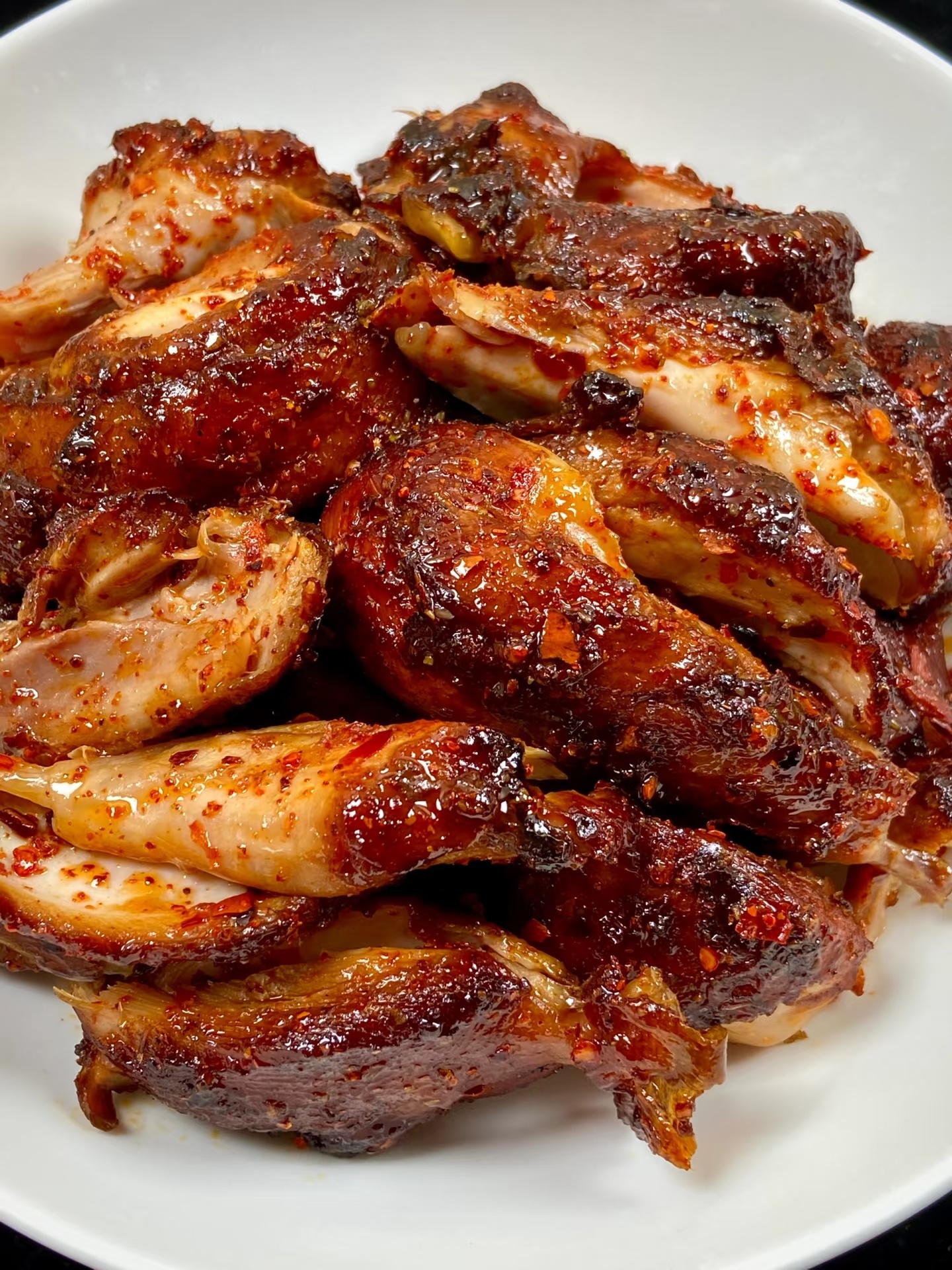 一直不理解鸡架这种食物炸鸡架好吃在脆骨，外面十五元一份的炸鸡架，也可以自己在家动