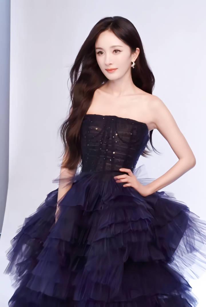 杨幂的颜值到底如何,身材有多好?
有图有真相