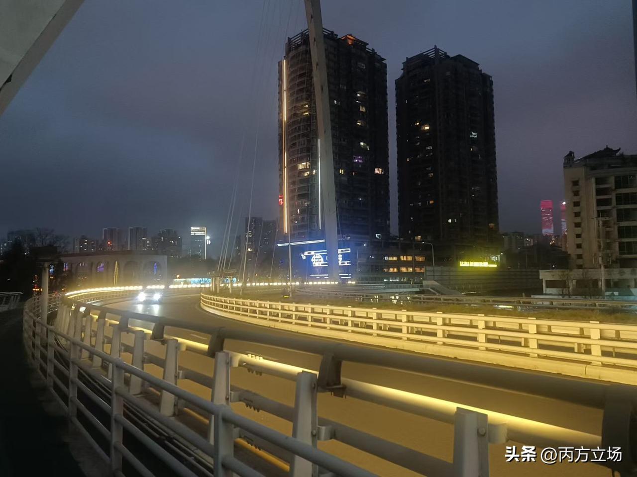 每天都喜欢这个路段散下步，
体重​长到140，就不散了。