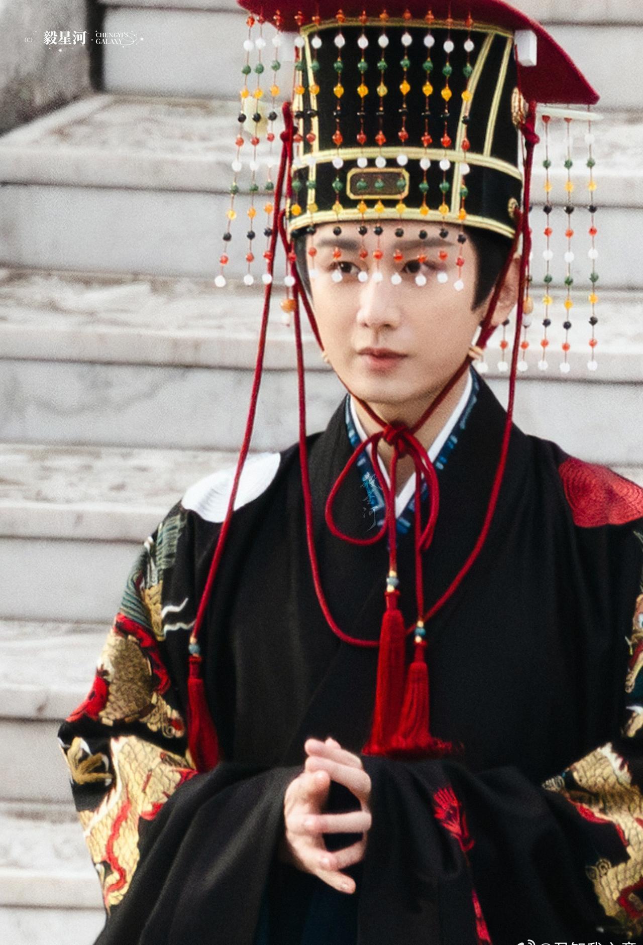 成毅两京十五日新剧神仙阵容 cy成毅朱瞻基虽为痴人，却是太子殿下朱瞻基@成毅 不