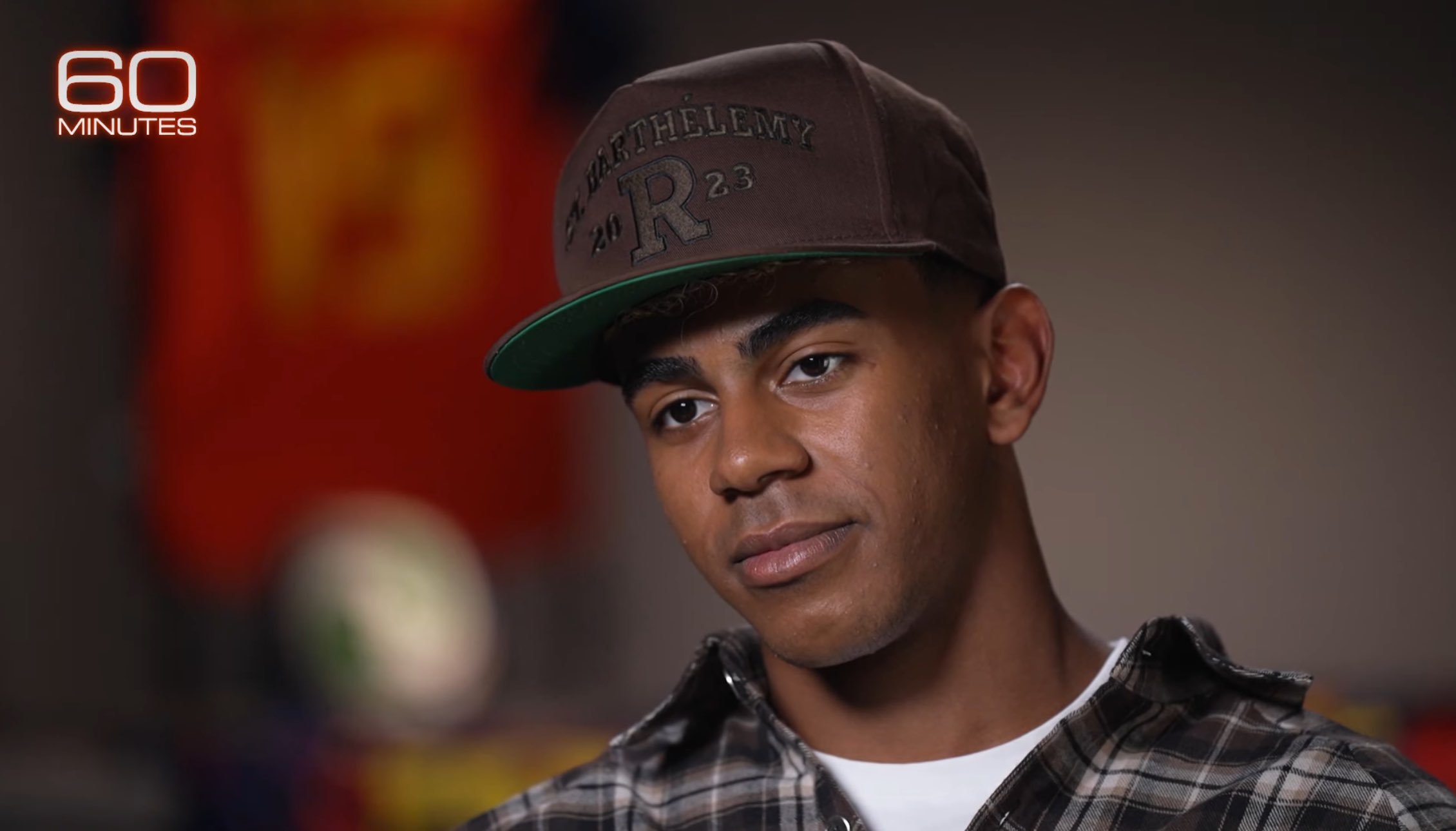 问：你如何描述自己作为一名球员❔亚马尔 ： 令人愉悦。我觉得这是最恰当的词。 我