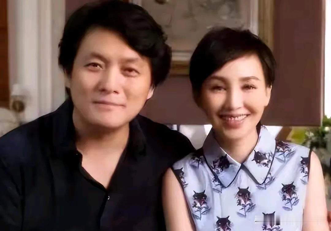 《17岁相遇，30年相守：岳丽娜与郭靖宇的爱情，给当代年轻人上了一课》
“那时候