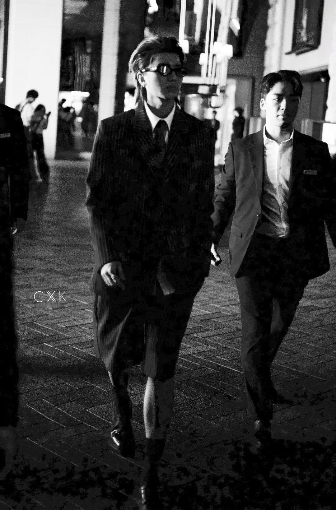 蔡徐坤✖️Gentle Monster 韩国活动 📷 in Ouest Par