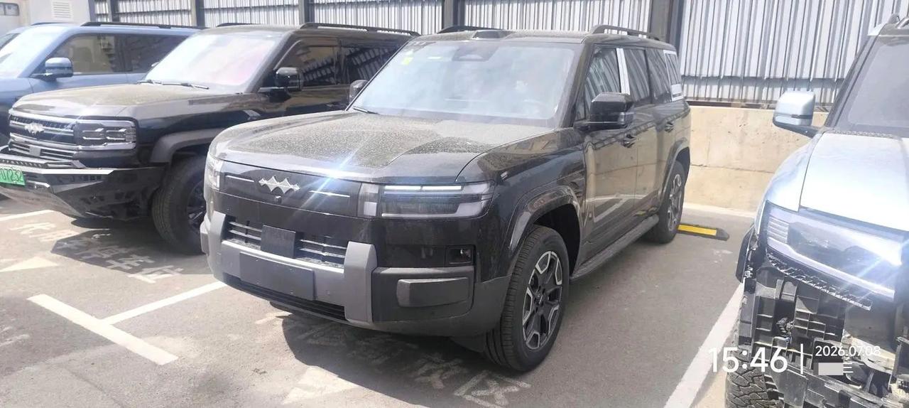 车型:方程豹 2026款 钛7 EV 755KM 后驱闪充版
​车况:原版原漆全