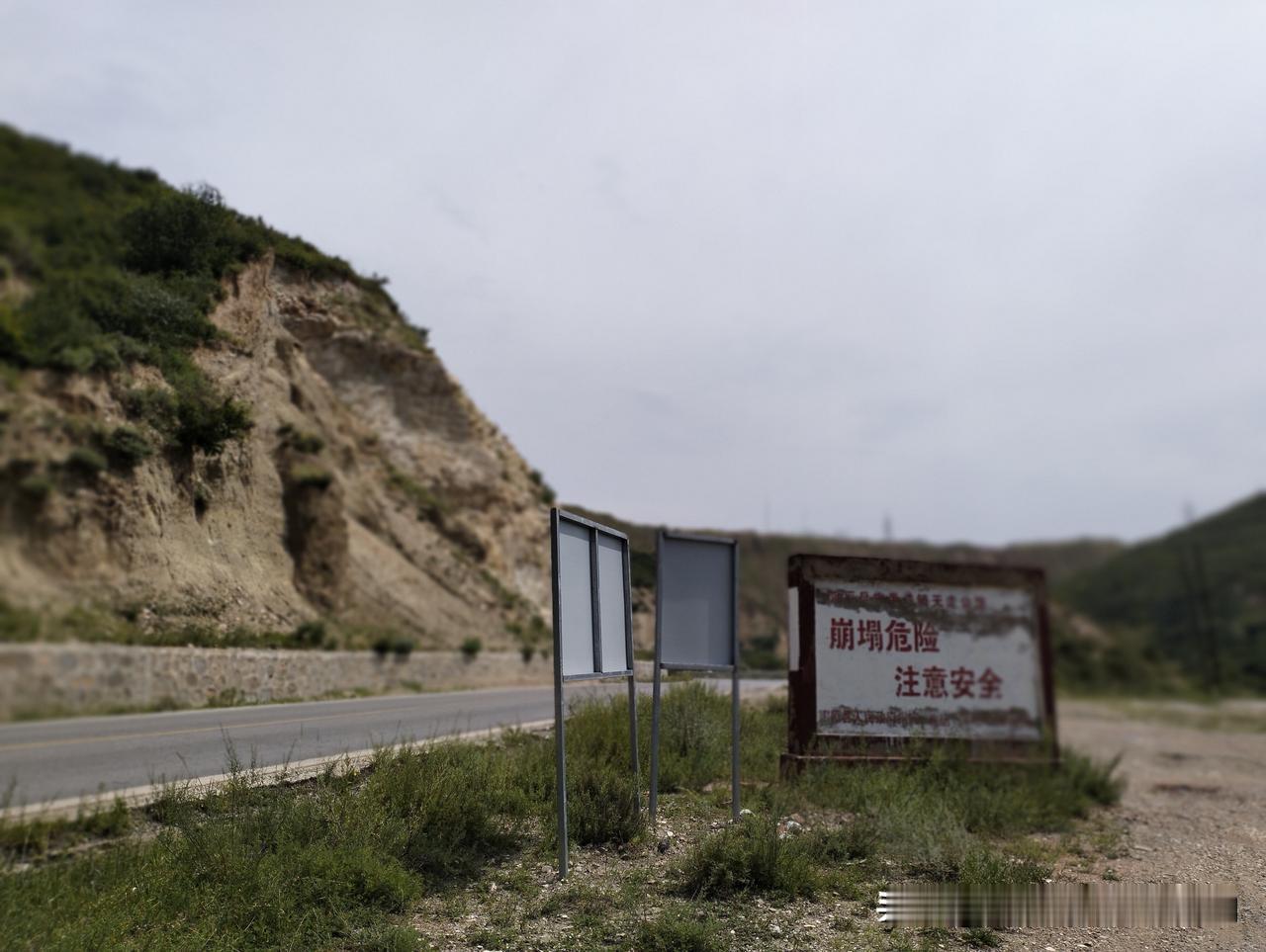 建议查一查今天谁在砸盘