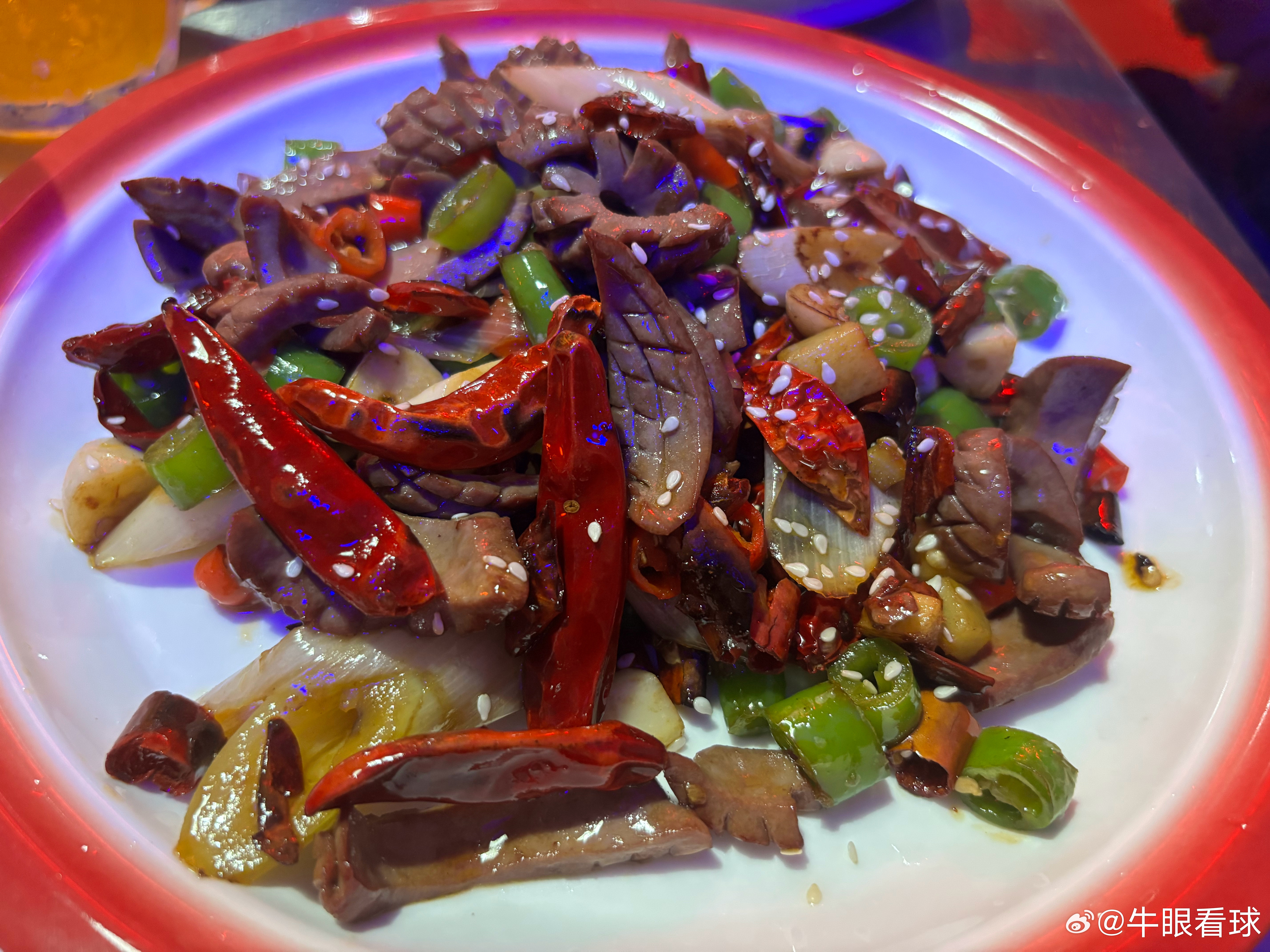 吃到最好吃的腰花，川味，太棒了。足球只是一部分，美食不会让人失望。 