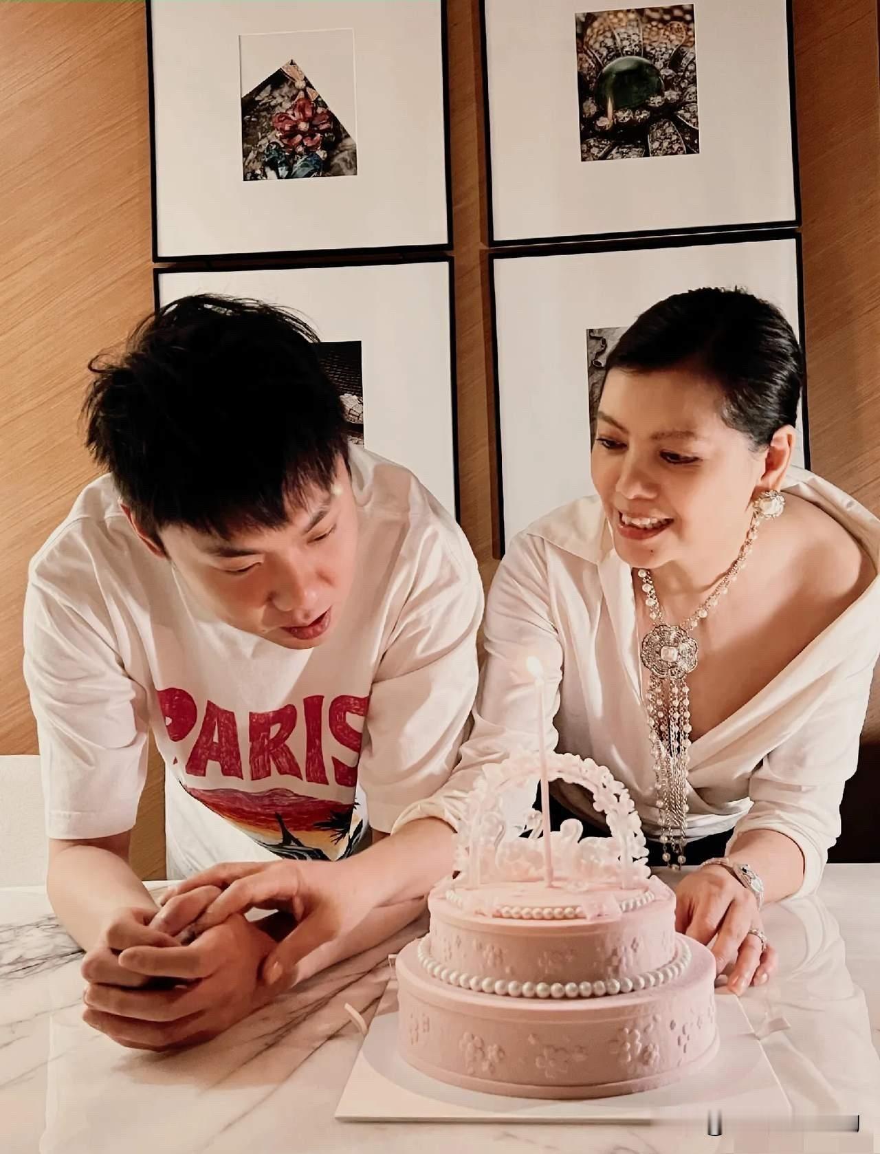 赵姨娘的儿子现在也三十多岁了。有网友说赵姨娘的儿子是嫡长子，将来会继承父亲的家业