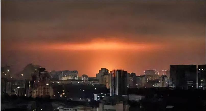 据报道，特朗普政府向欧洲提交了一份仅有一页的计划，旨在利用约2000亿美元的俄罗