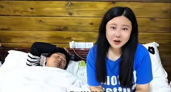 一对骑行的情侣到达拉萨以后，因为实在太累，就在宾馆开了房洗了个痛快热乎澡。没成想