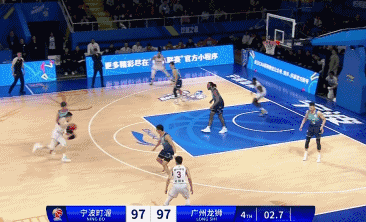 陈盈骏绝杀宁波
北京时间11月16日，广州与宁波的比赛进行至最后一刻，陈盈骏运至