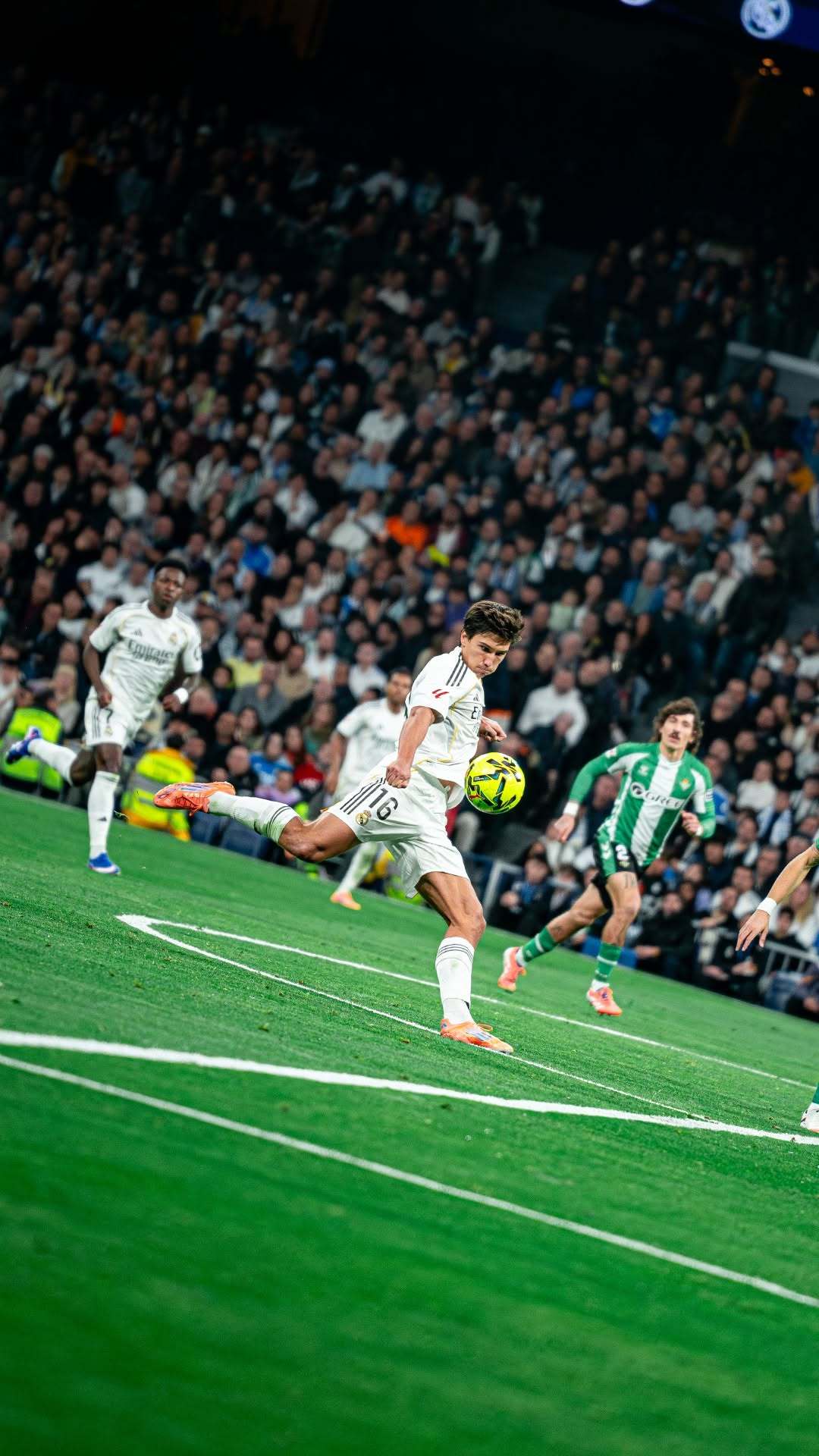 皇马皇马5比1皇家贝蒂斯 青训产出包办5球！！就这个大中锋爽，贡萨洛完美帽子戏法