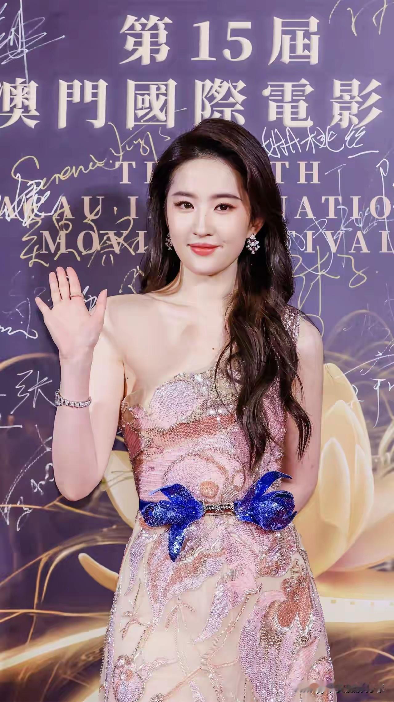 茜茜公主——刘亦菲茜茜公主礼服 明星茜茜 茜茜女主 茜茜公主纪念馆 茜茜公主裙子