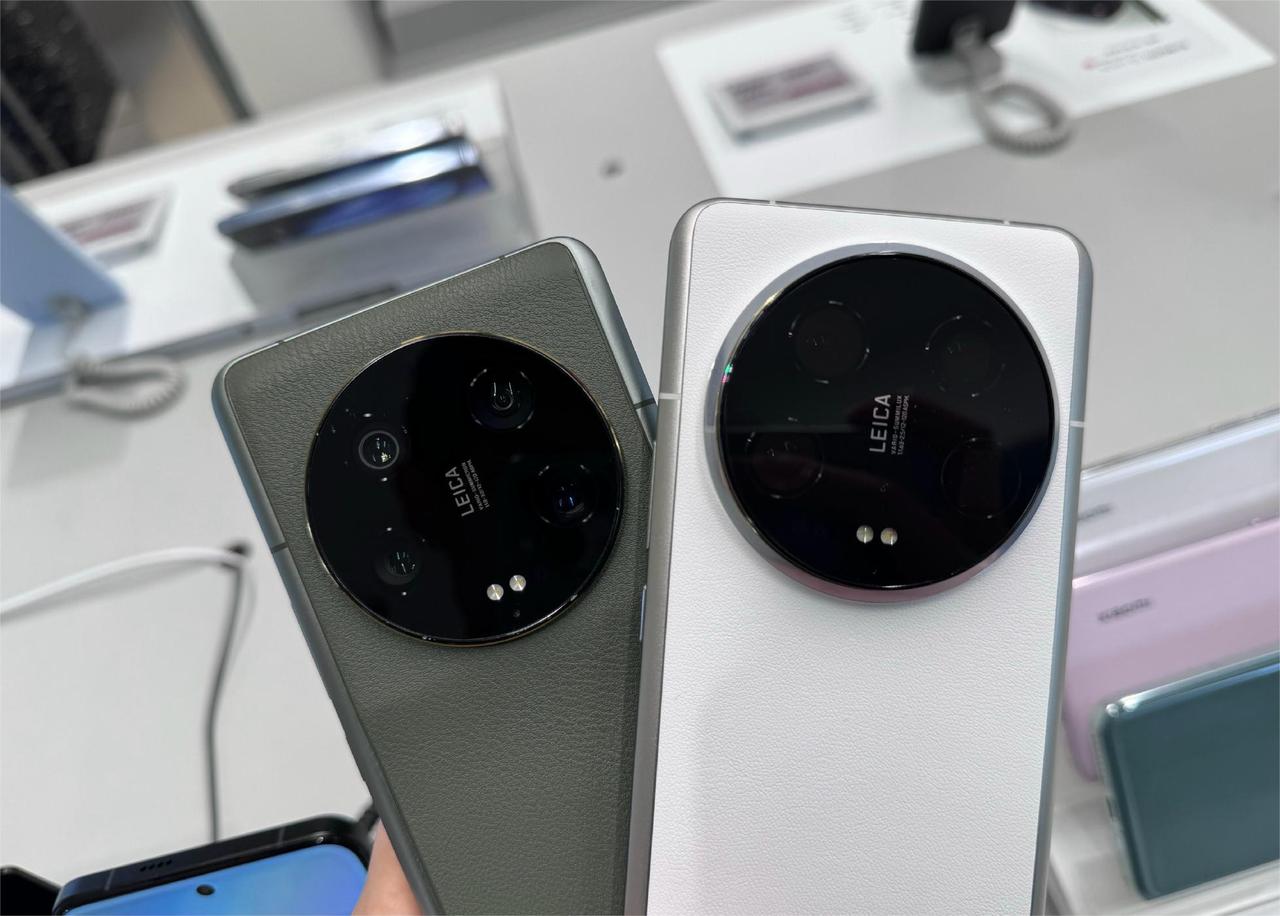 看过xiaomi14Ultra之后
摸着心里话来说
我也不想闹得不愉快，反正就正