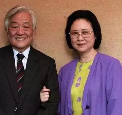 琼瑶走了这么多日子，网络上，她和平家的纠葛还在沸沸扬扬。其实，没有谁对谁错，他们