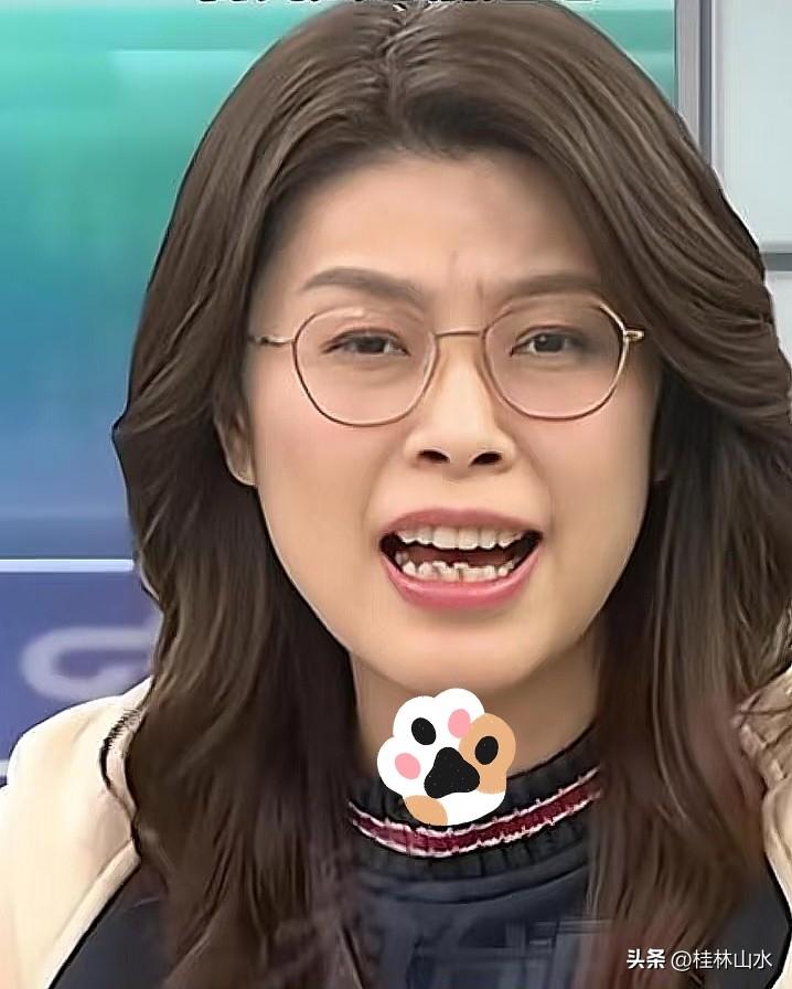 《郑丽文谈父辈经历与眷村情怀》

郑丽文父亲那一代从金三角来台，生活起初艰难。他