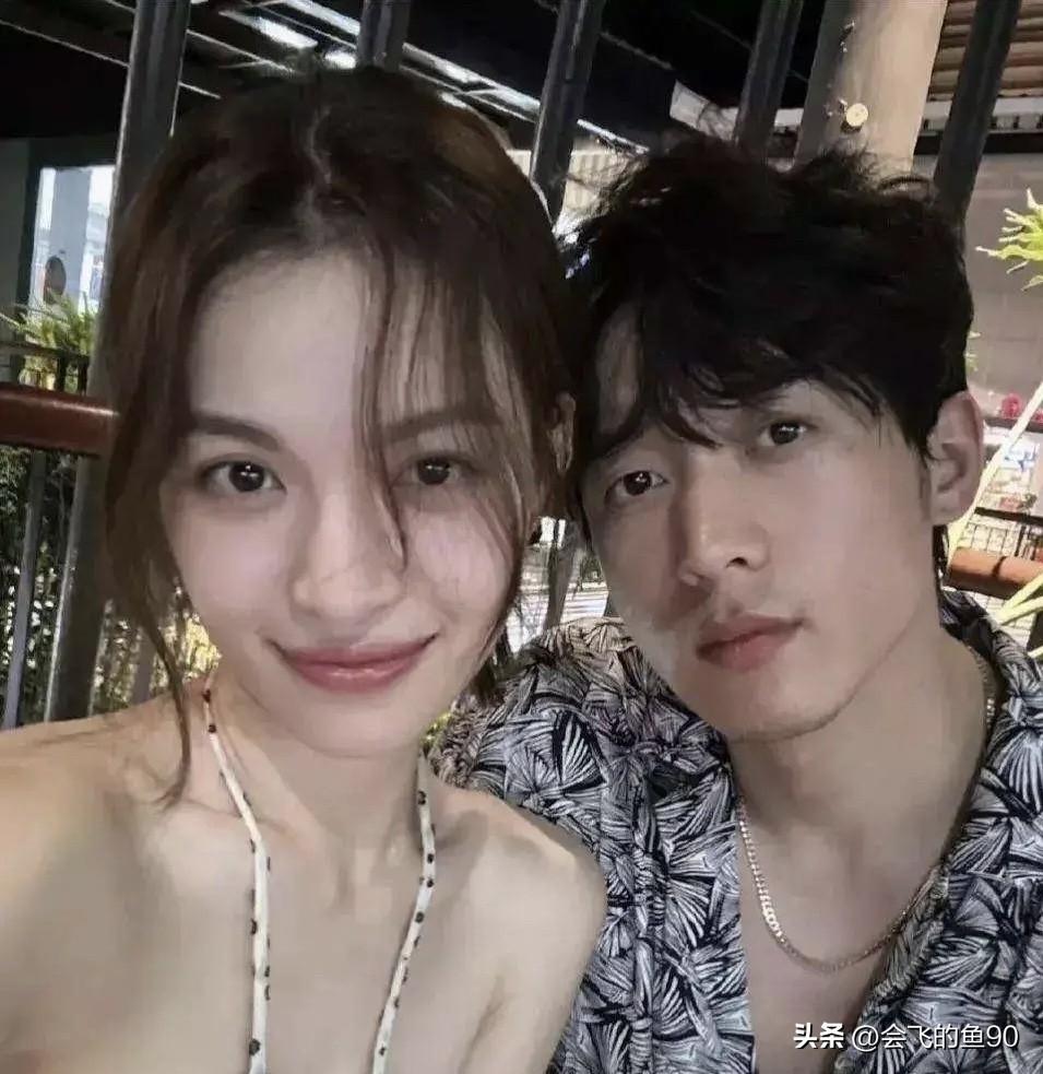 实话实说，钟楚曦还是和侯雯元太相配！两人无论是年龄，身高，颜值，那都是绝配！近日