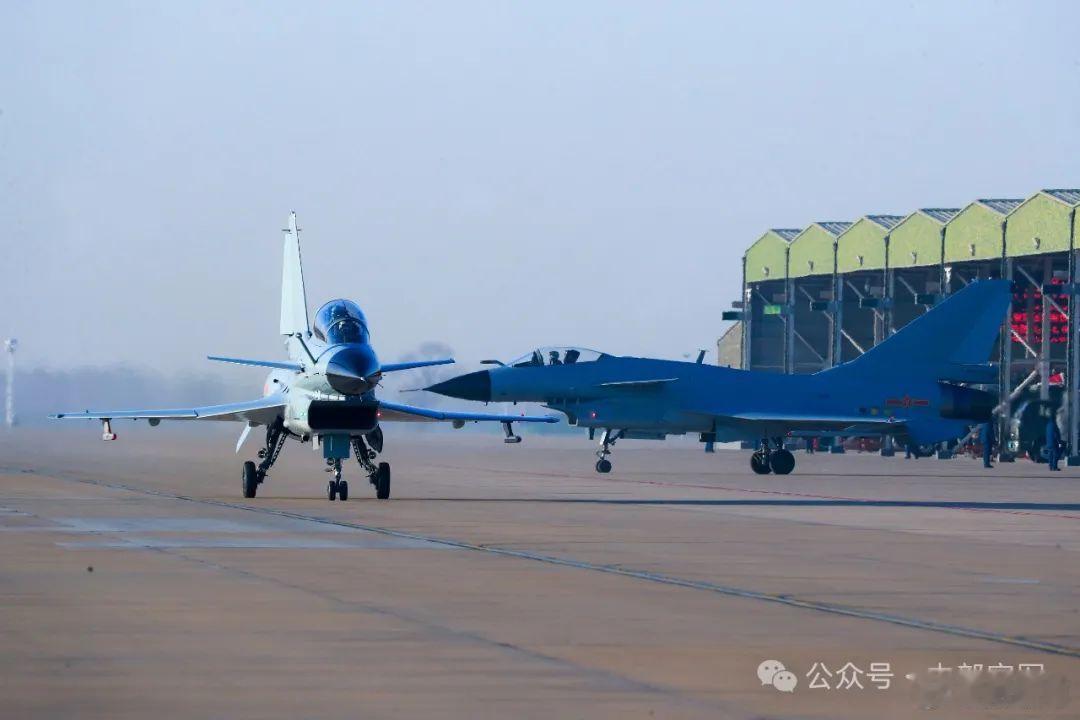 中部战区空军航空兵某旅，换羽高飞谋打赢 