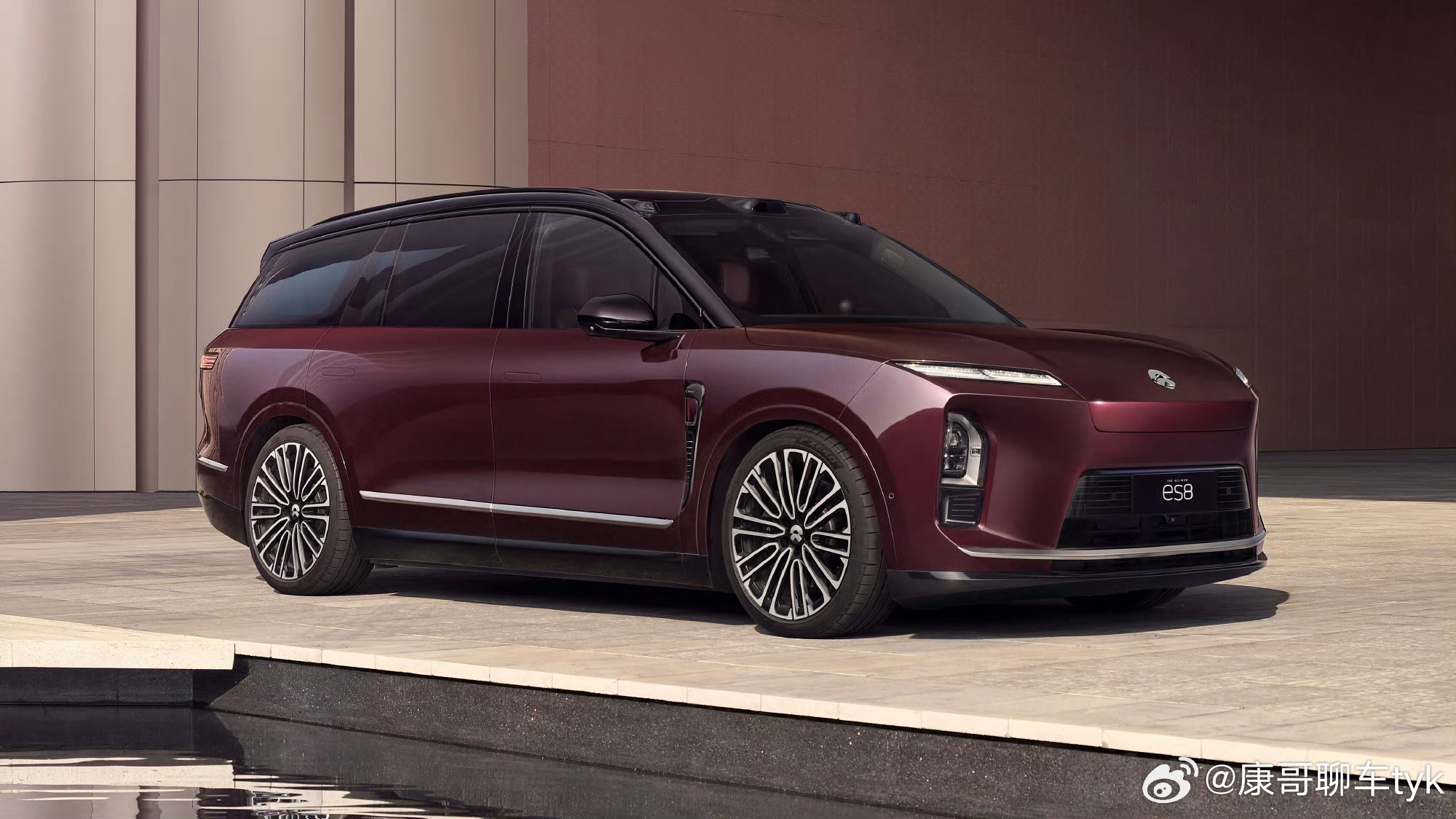 M42星云红蔚来ES8全新颜色星云红，艾玛这颜色我老喜欢了蔚来es8 就爱这种老