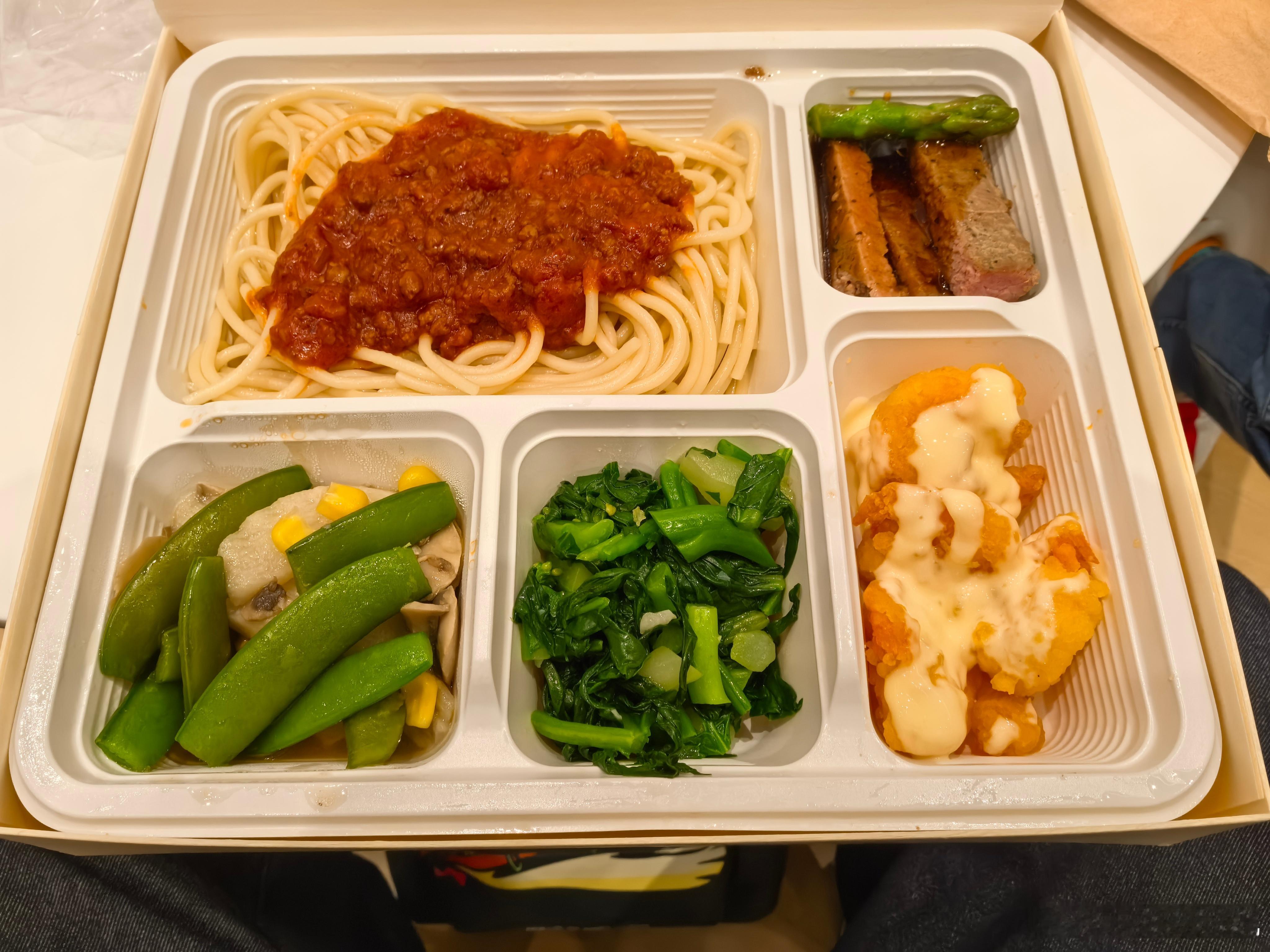 2026北京车展蔚来汽车哈哈 恰上蔚来的饭了感谢邹总 羽毛哥