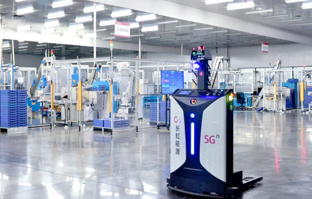 别再小瞧长虹！造电视只是它的“副业”
 
以为长虹只会造电视？还觉得它被同行吊打