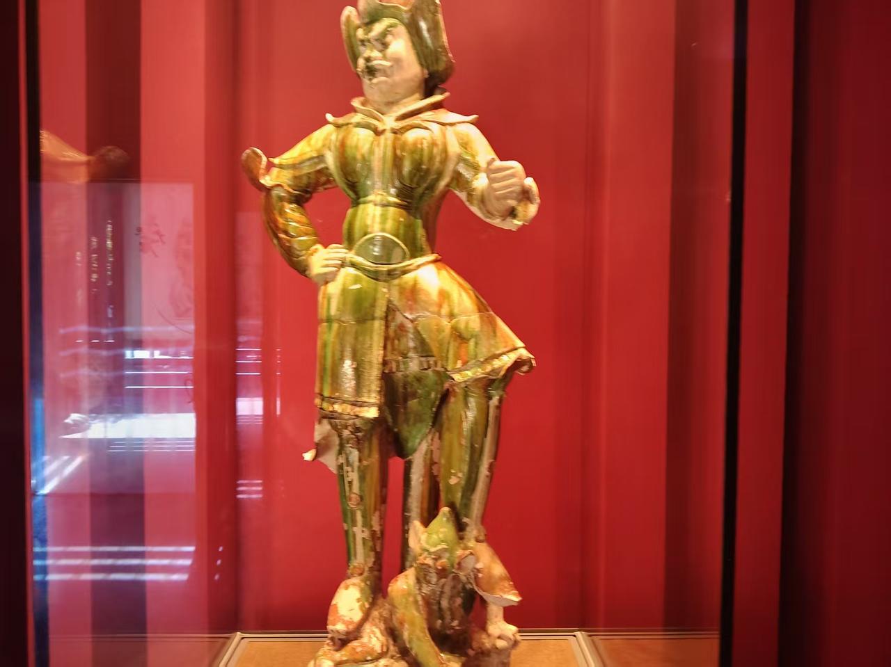 柬:             龙哥，我被老泰给扁了。
东方龙:      哦。