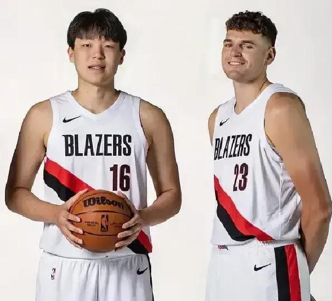 24分+三双！阿夫迪亚打疯了
 
开拓者这赛季没摆烂，反而杀出一群20出头的小伙