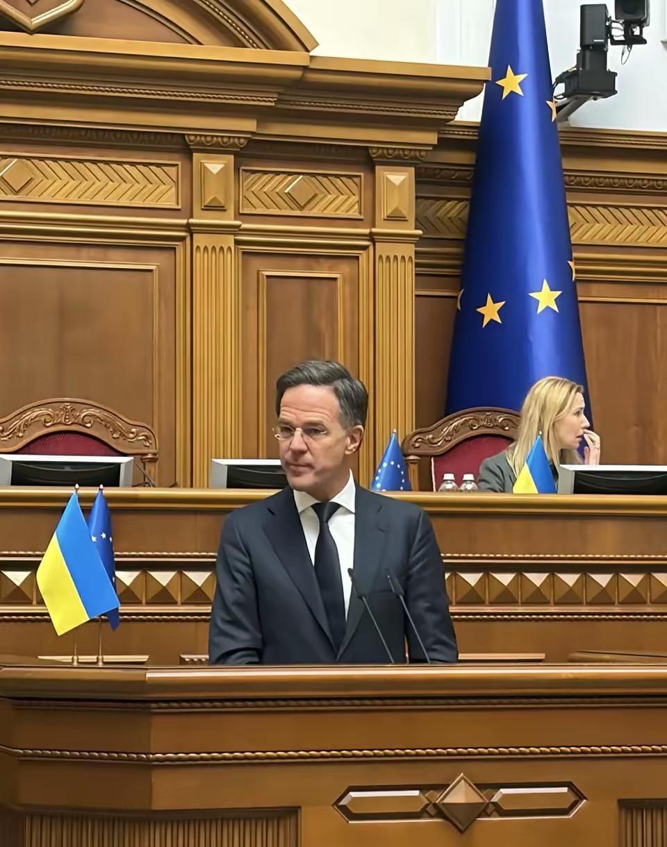 北约秘书长吕特在乌克兰最高拉达进行演讲，宣称一旦达成和平协议，“自愿联盟”将在乌