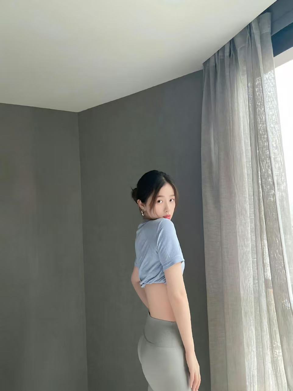 我姐姐是不是在健身🥺怎么办 我的大腿一直在哭 