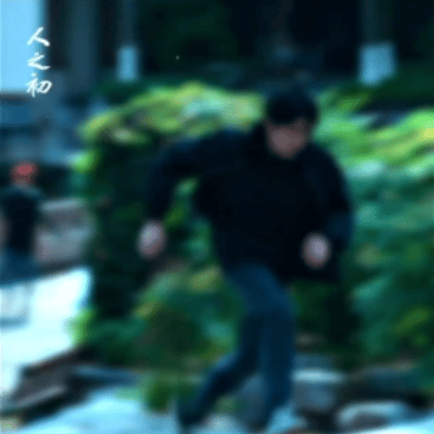 张若昀新剧小高风找妈妈 张若昀演的小高风真的太有代入感了，满眼的迷茫和执着都写在