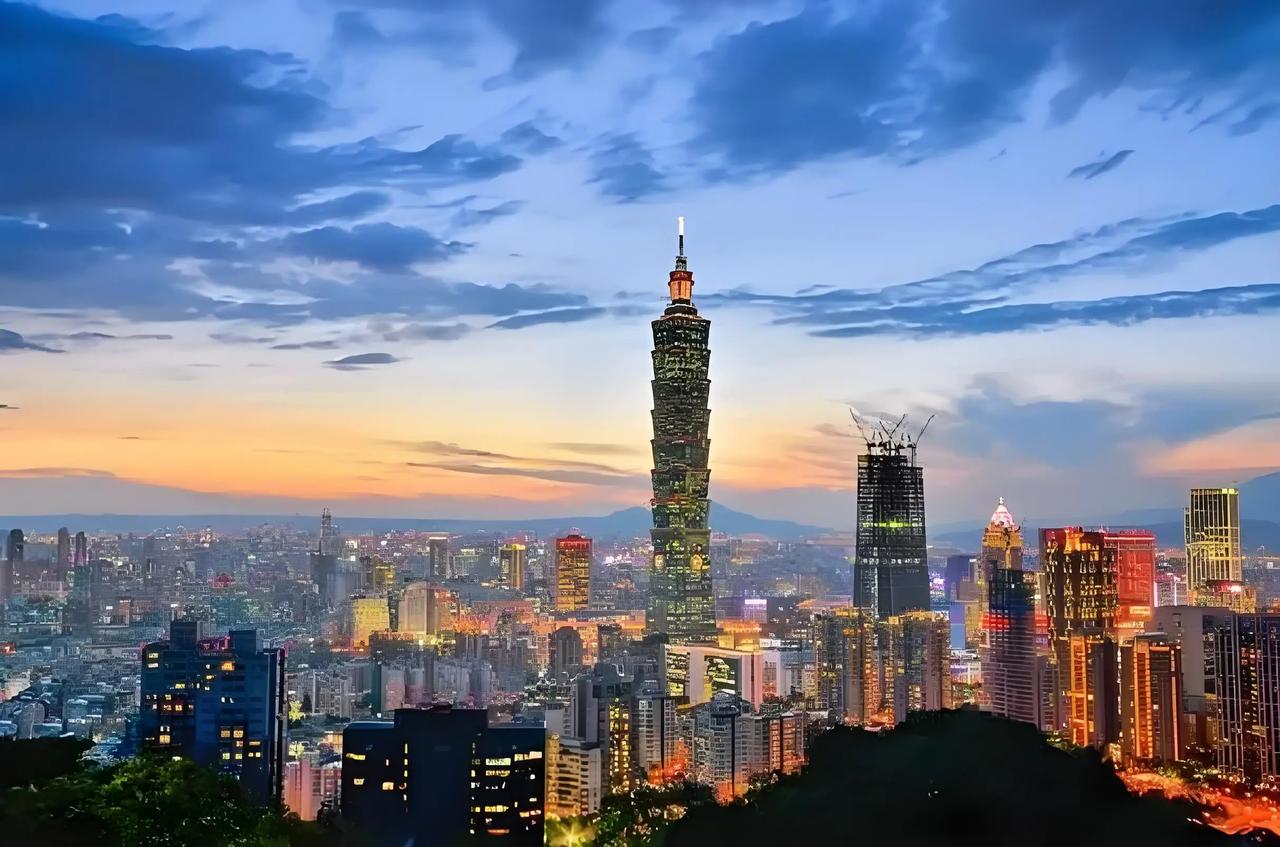 [玫瑰]信号越来越清楚了！今年彻底解决台海问题的可能性，已经大到了让大洋彼岸睡不