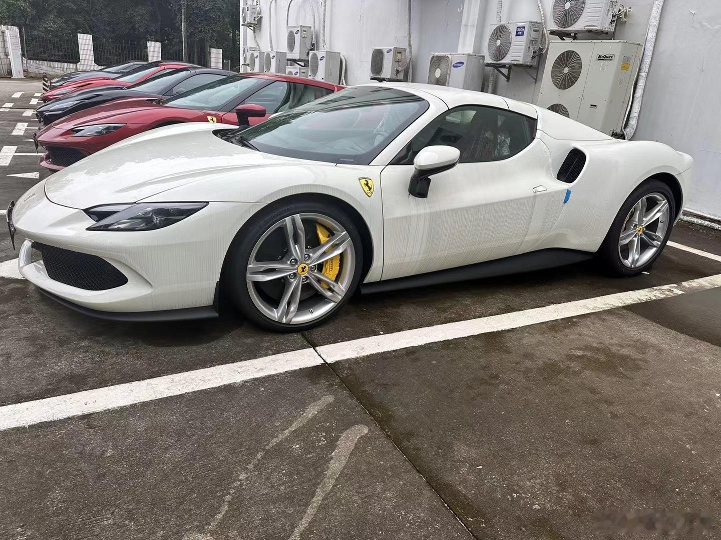 白红296GTS 优惠完379.34万含消费税 ​​​