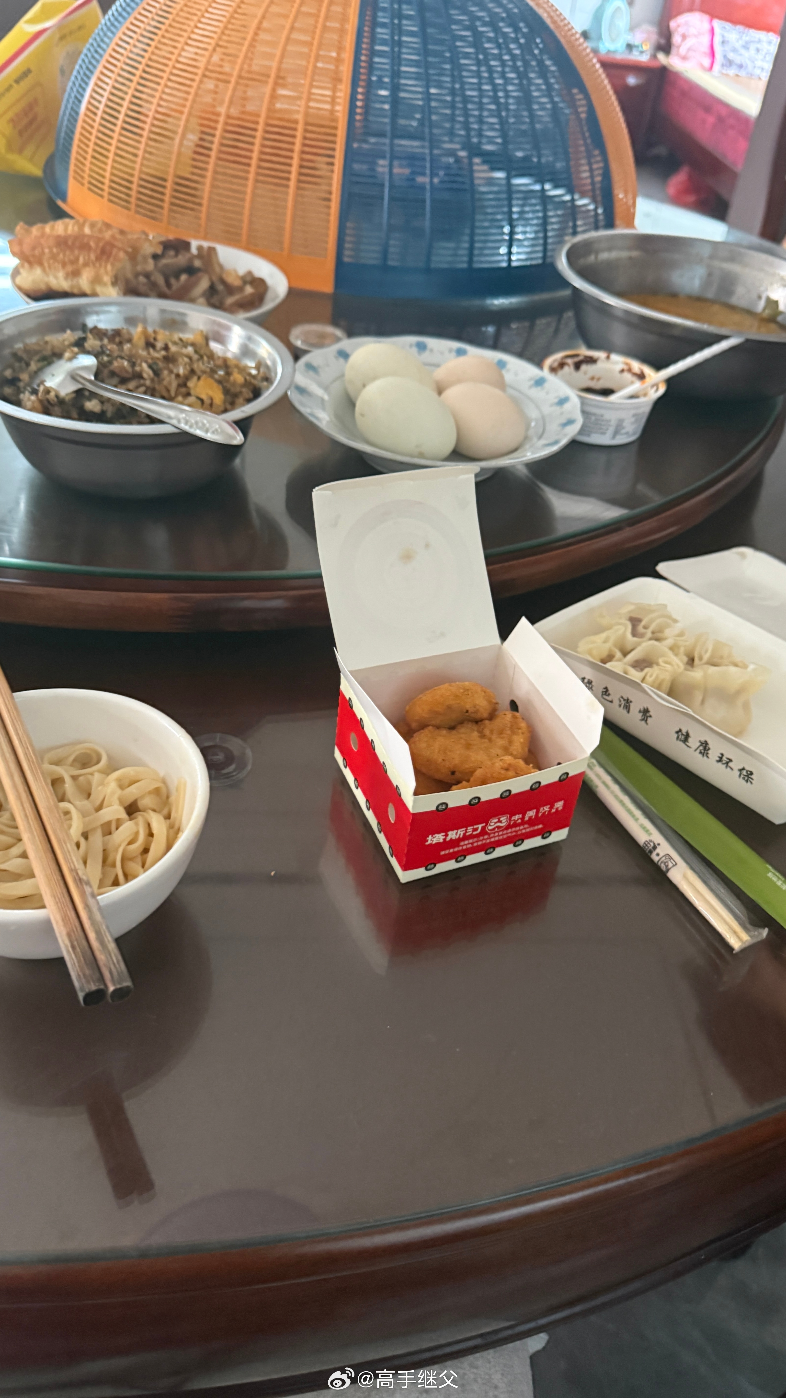 我真觉得塔斯婷的鸡块是最好吃的鸡块。 