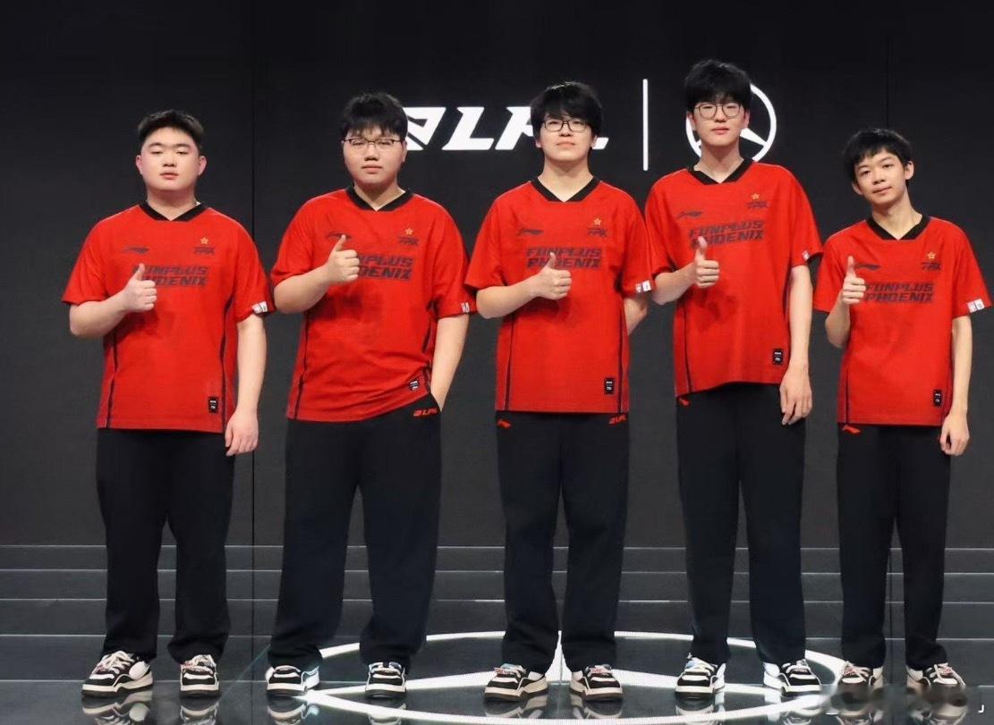 FPX 应该只是开始 据说 RNG 也将解散。Faker 续签到29年，不知道今