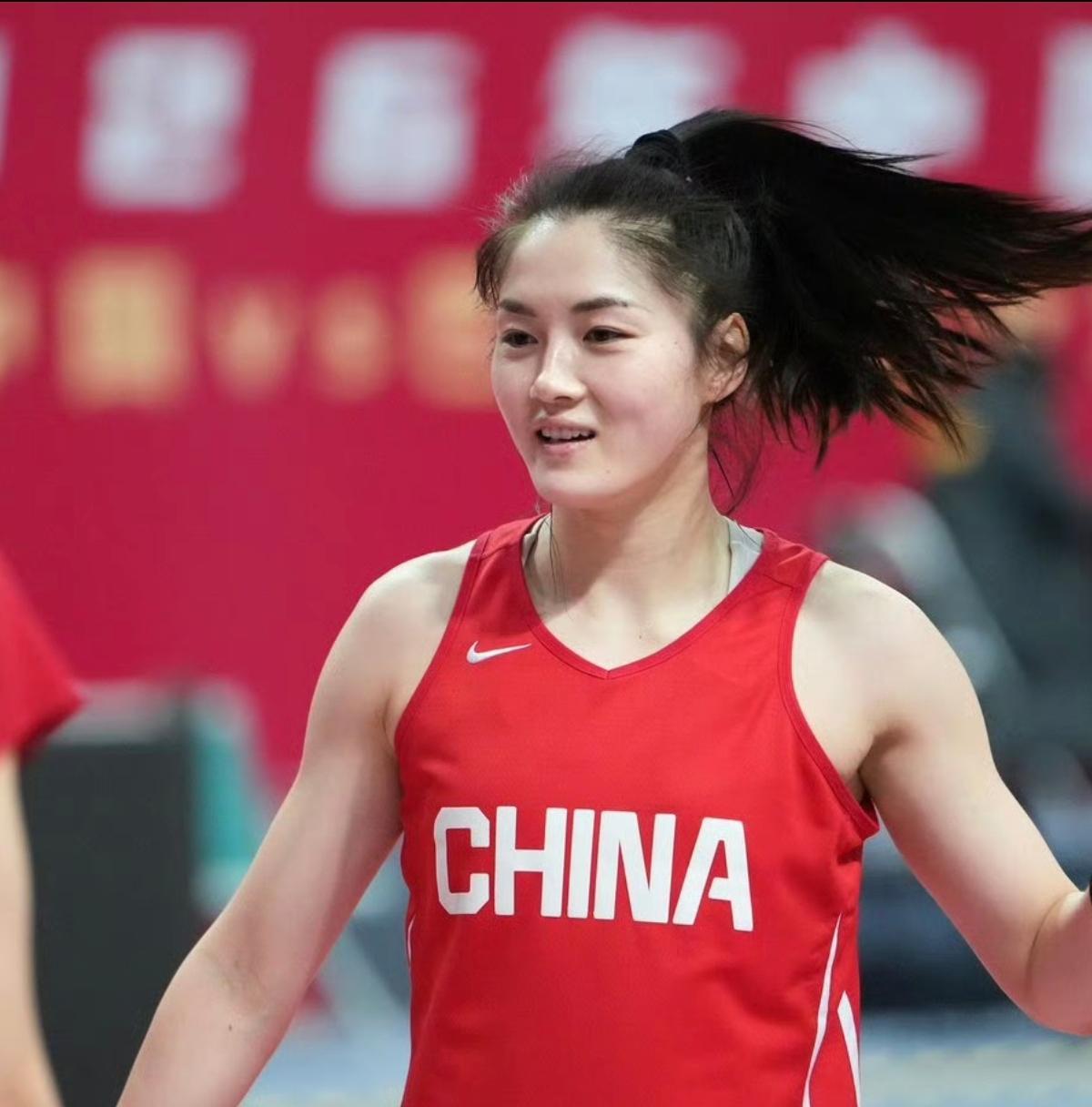 杨舒予，张曼曼，刘雨彤等领衔，中国女篮最新训练画面出炉！

今天晚上，中国女篮将