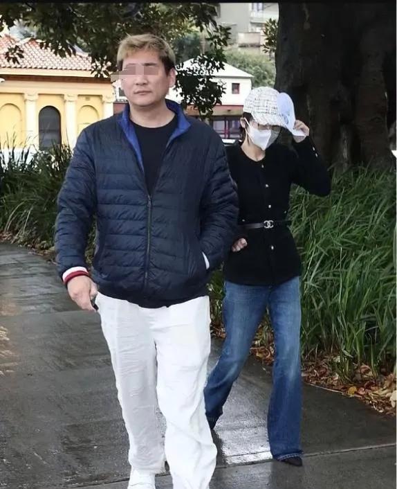 23岁华裔杨姓女子澳洲交通肇事一事，闹得沸沸扬扬，她的背景真有那么牛?网传她在澳