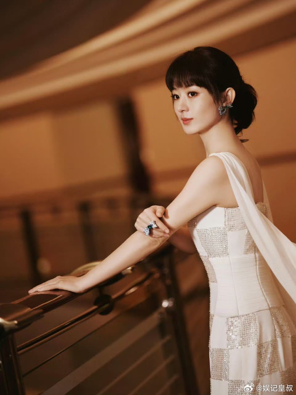 赵丽颖喜欢不完美的角色 原来赵丽颖偏爱李秋萍的理由，藏着最戳人的真实！ 她不是完