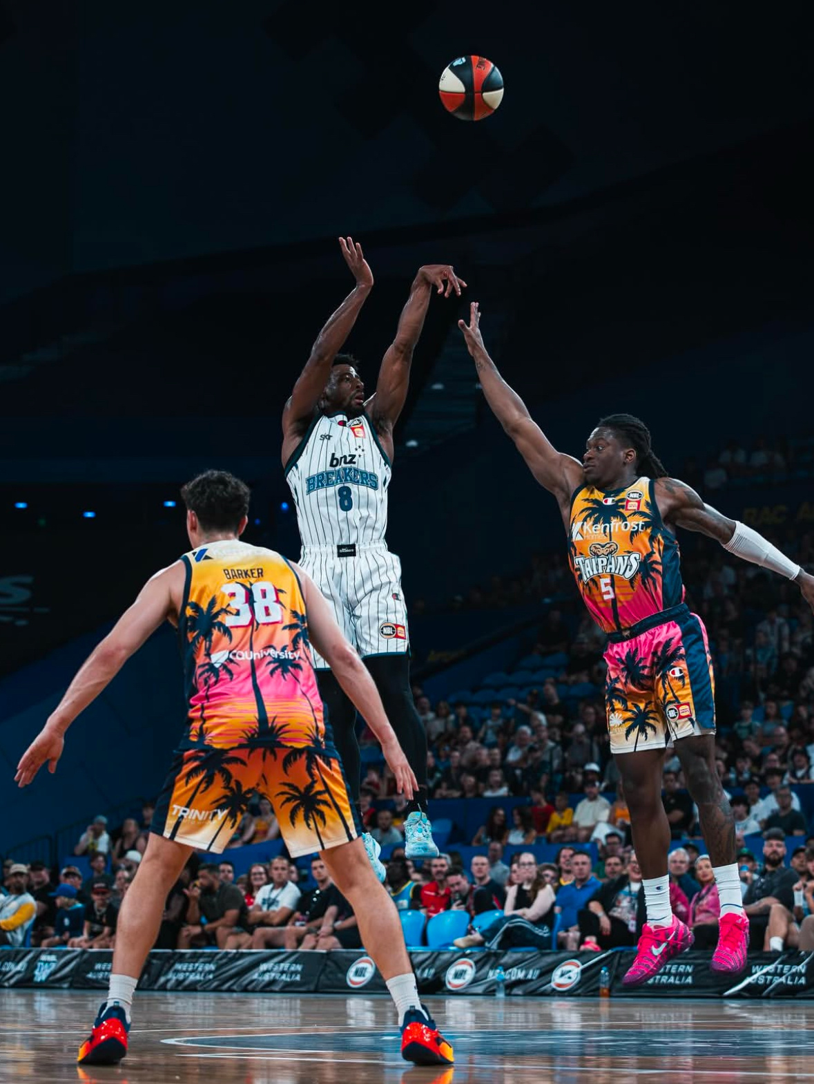 辽宁队窗口期连签两名左手将均来自NBL泰勒-哈维——伊拉瓦拉老鹰队伊扎亚-布罗金