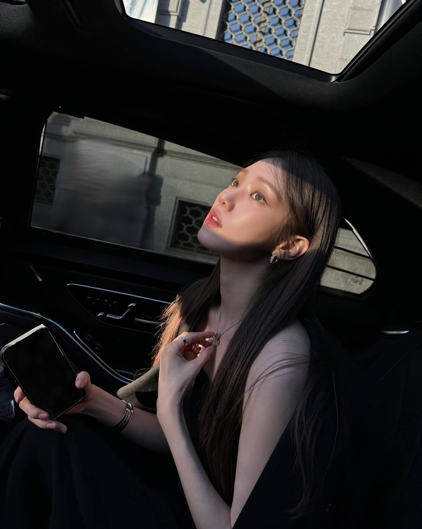 李圣_经 ins更新🖤 ​​​