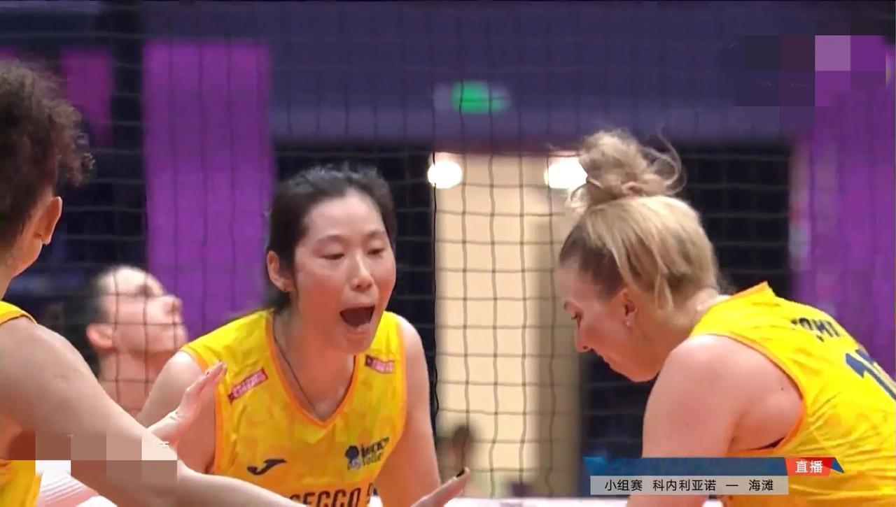 朱婷世俱杯初亮相，科内3：0轻取海滩！
朱婷扣球、调球、防守中规中矩，技术全面，