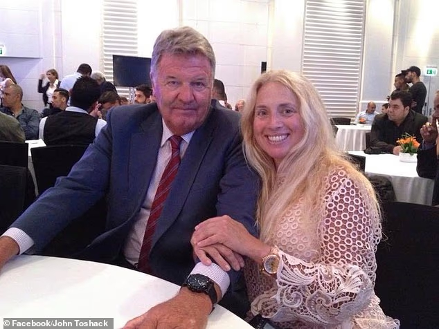 利物浦旧将 威尔士足坛名宿约翰·托沙克的家人，因他的痴呆症诊断一事陷入愈演愈烈的