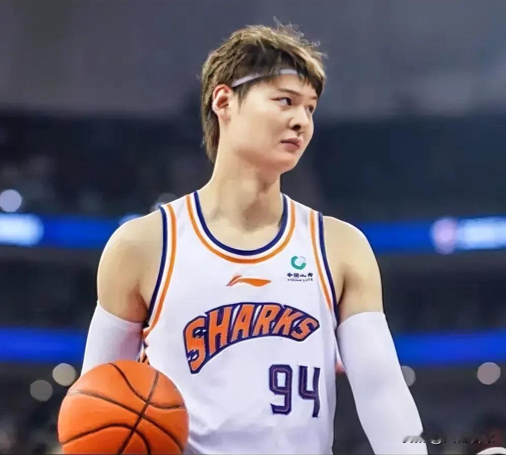确实太强了！上海118-98大胜北京，看看数据谁是赢球最大功臣！
王哲林：8中3