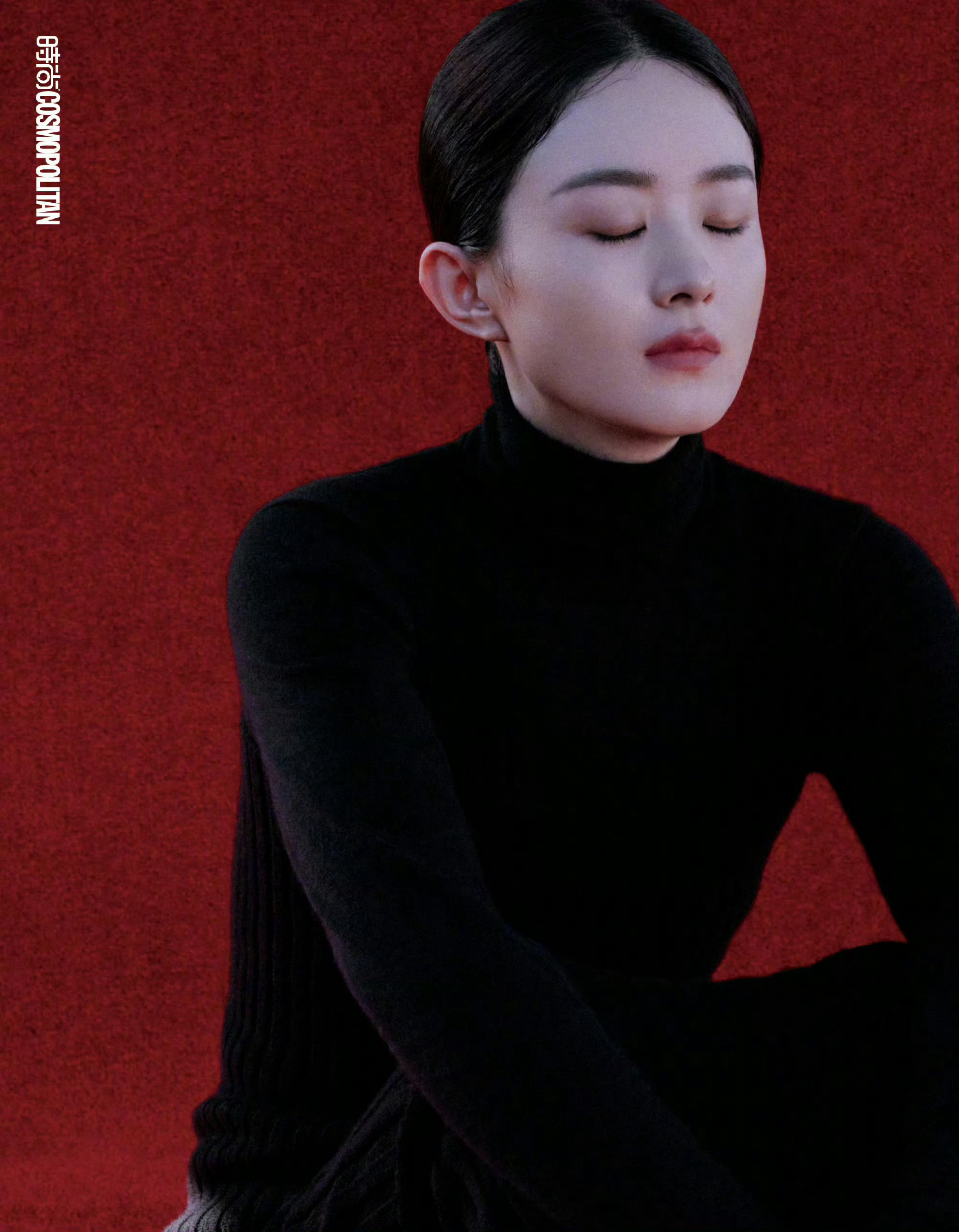 真的发现丽颖特别爱摆闭眼的pose,试问这真的好看吗？ ​​​