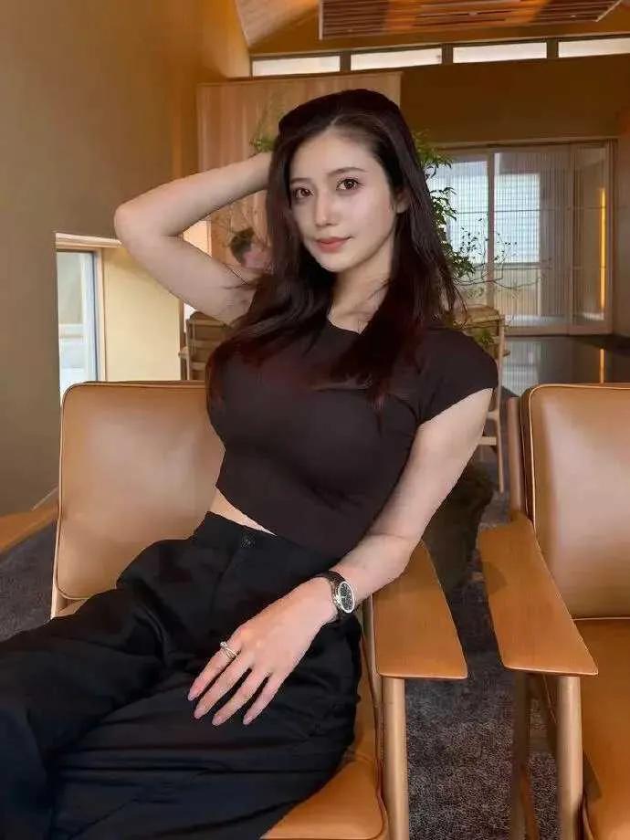 这身段简直杀疯了，妥妥令和版峰不二子本人！