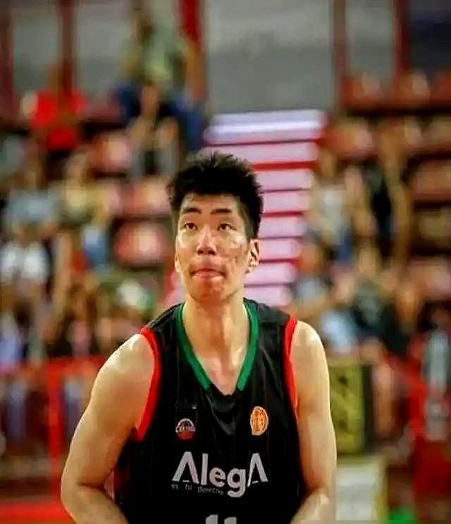 顶薪说不要就不要，余嘉豪直接拎包去西班牙。
 
年薪从600万砍到10万欧元，图