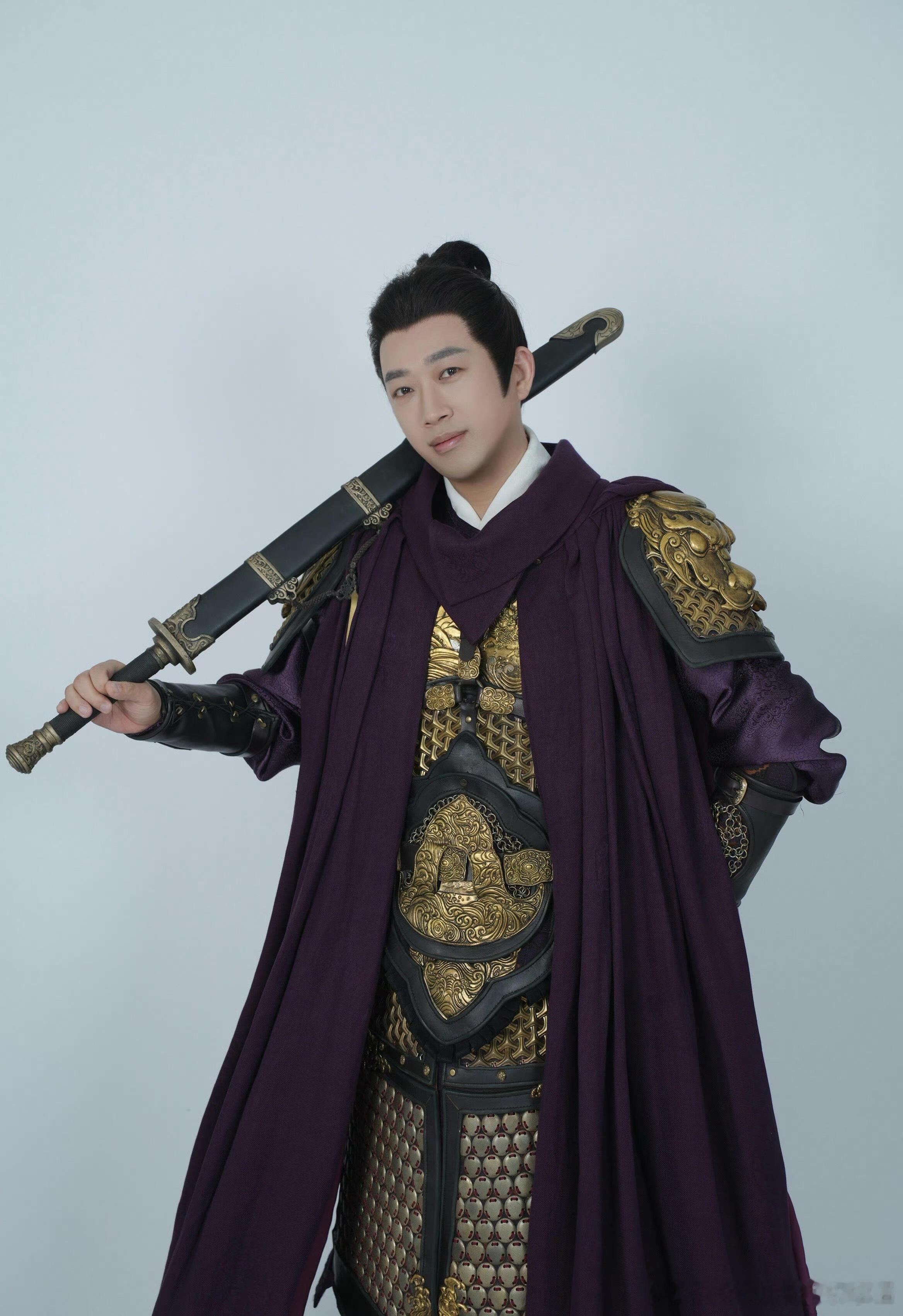 评价一下于正扮演将军的定妆照 