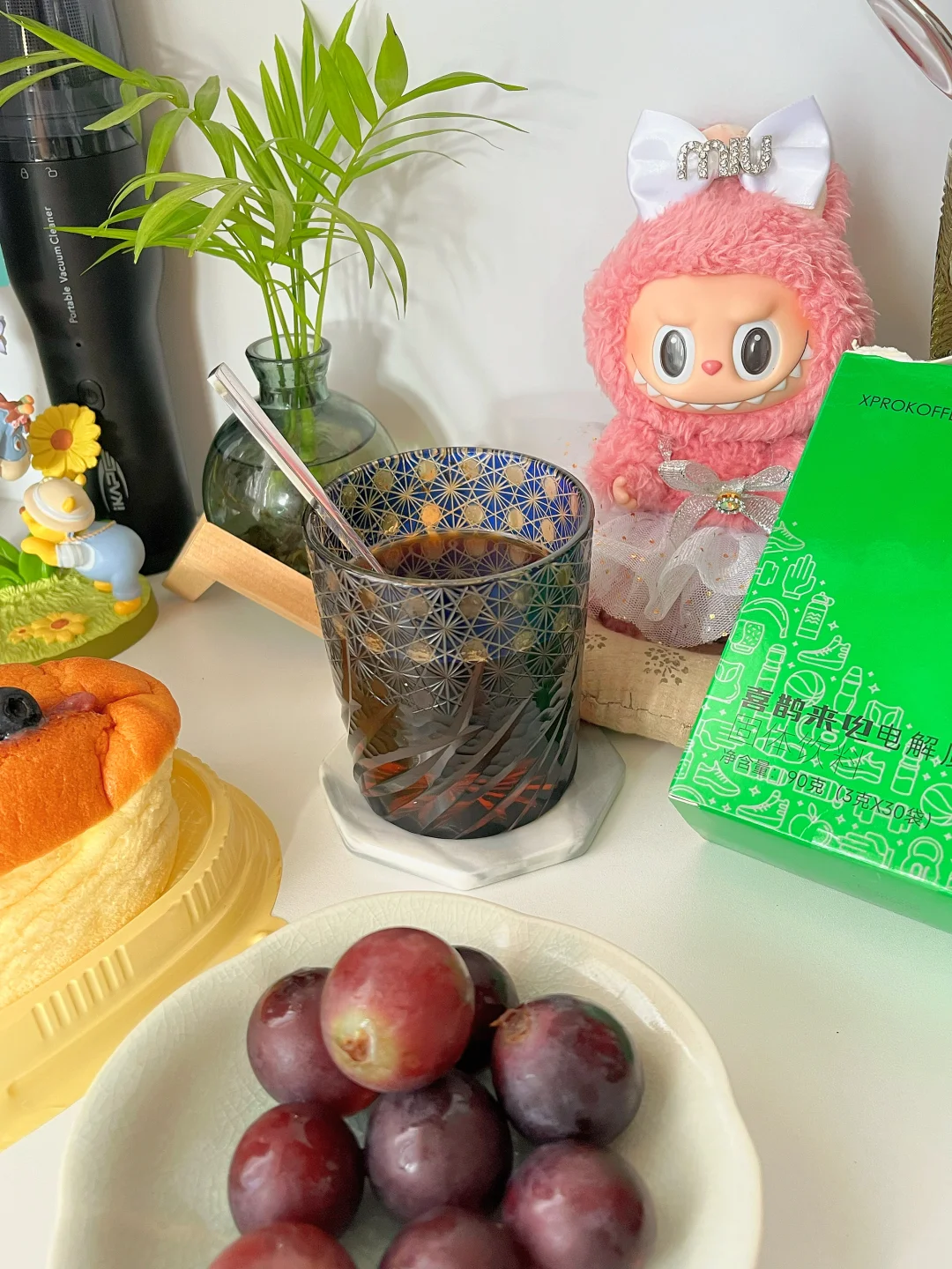 一个人也要好好吃早餐 早上起来不想吃拿铁 就温水冲泡一下电解质咖啡！ ...