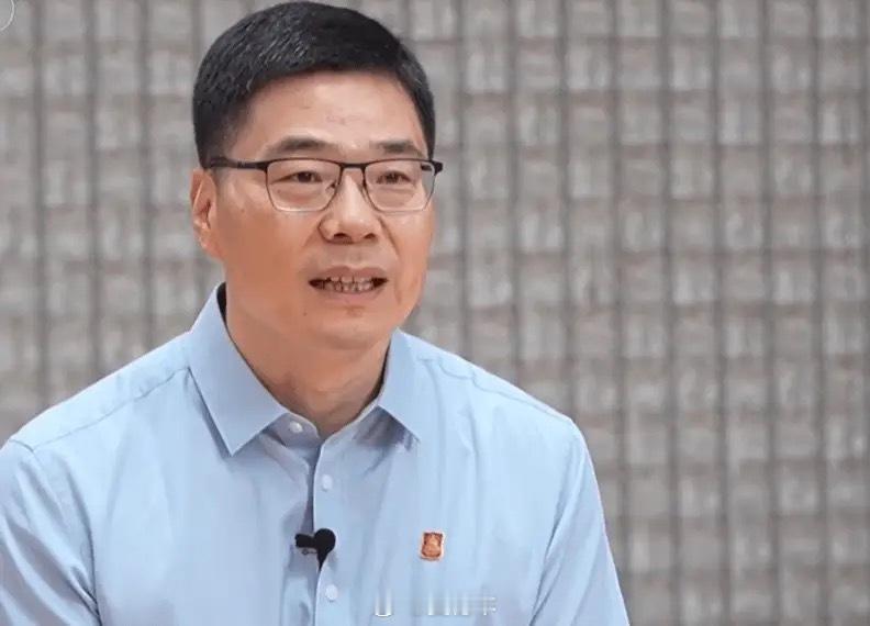 中国篮协主席郭振明接受《篮球公园》采访，谈到了姚明的工作：首先我是在2022年初