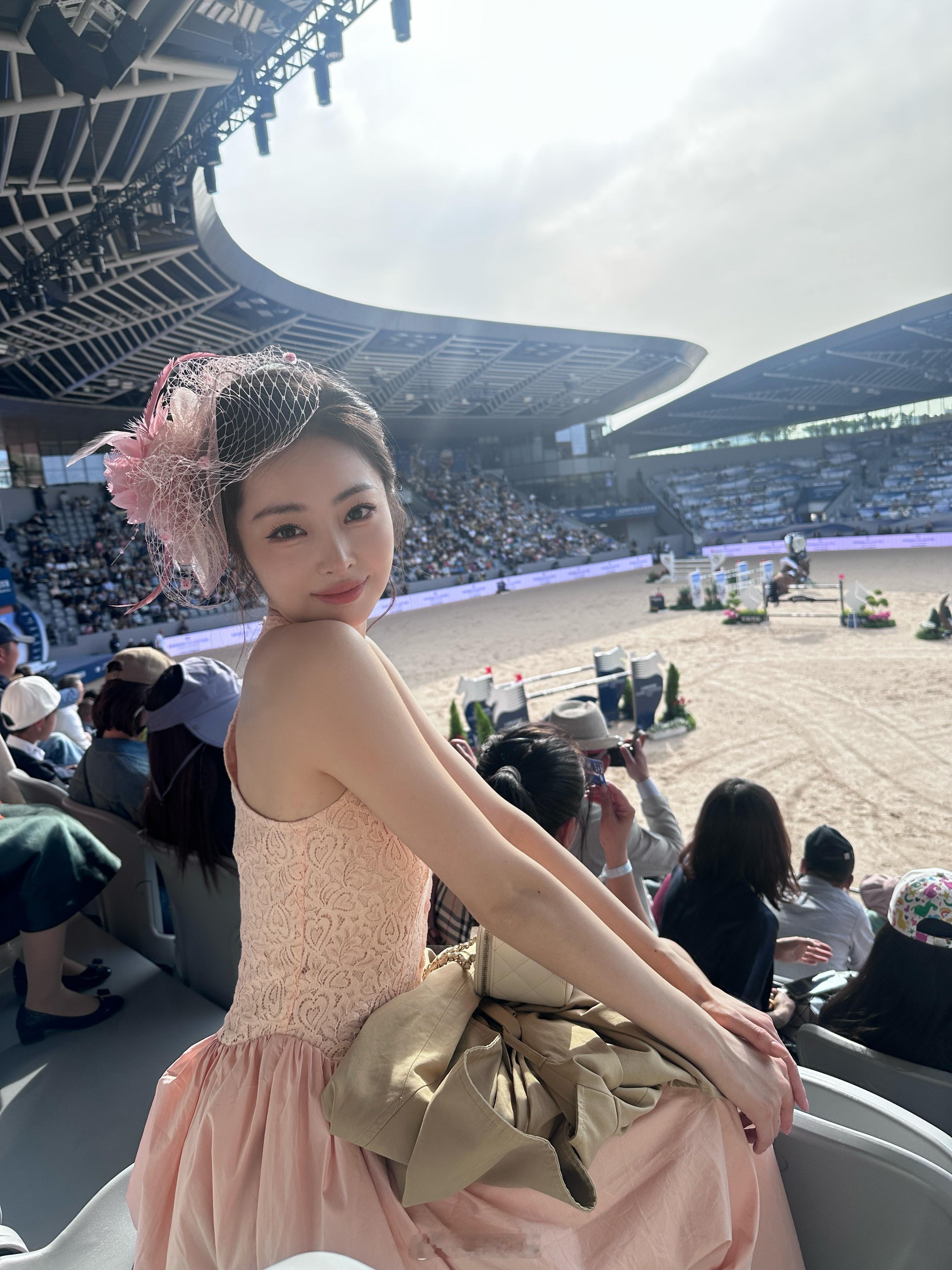 也是很戏剧性的一天 🏇人生第一次看马术比赛 仔细研究dresscode准备衣服